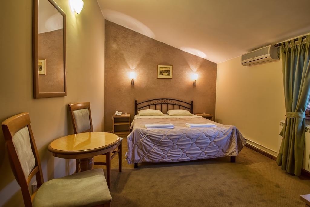 Hotel Konak Vukasinovic Belgrad Zimmer foto